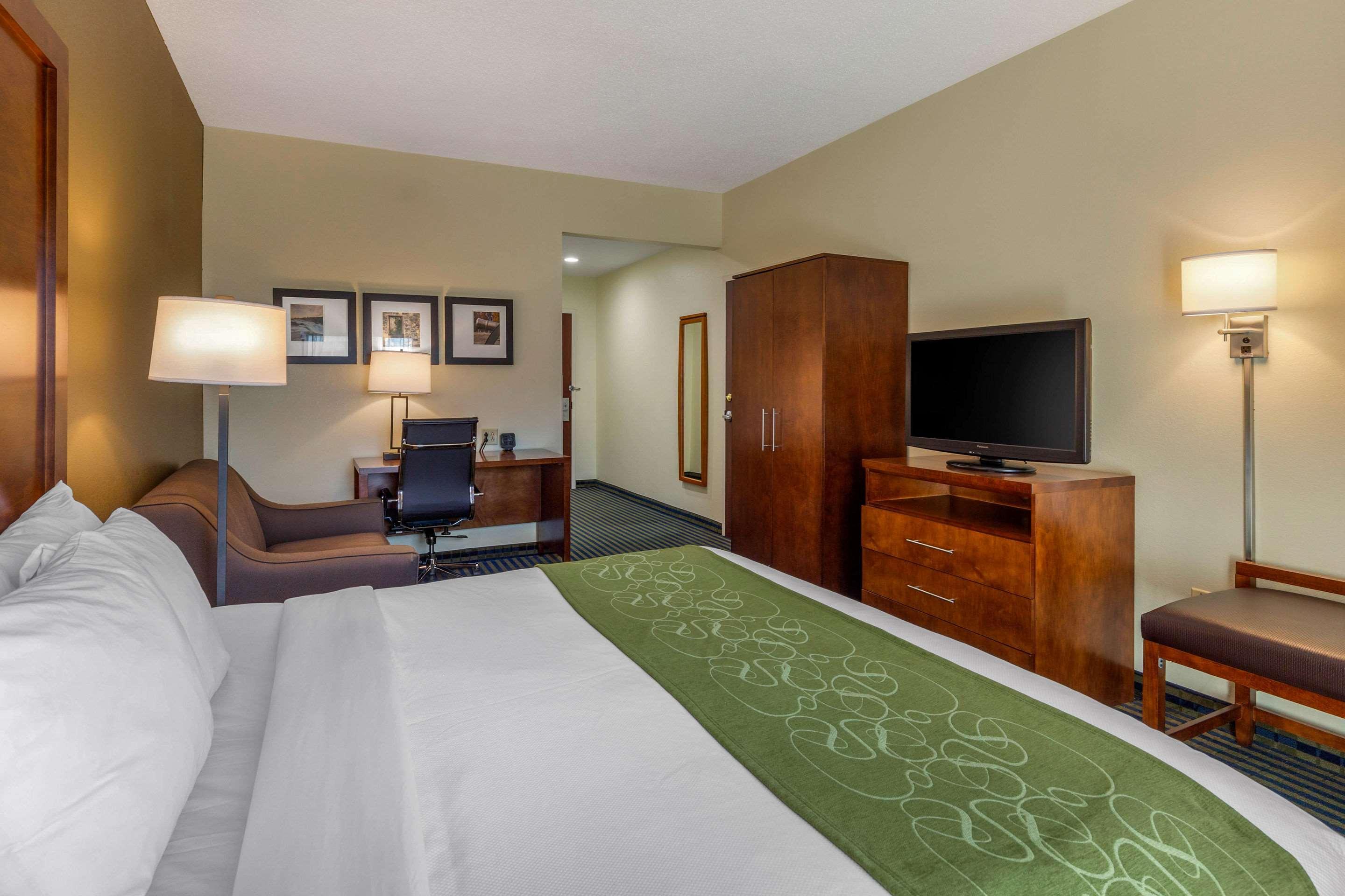 Express & - Historic District By Ihg Hotel Leesburg