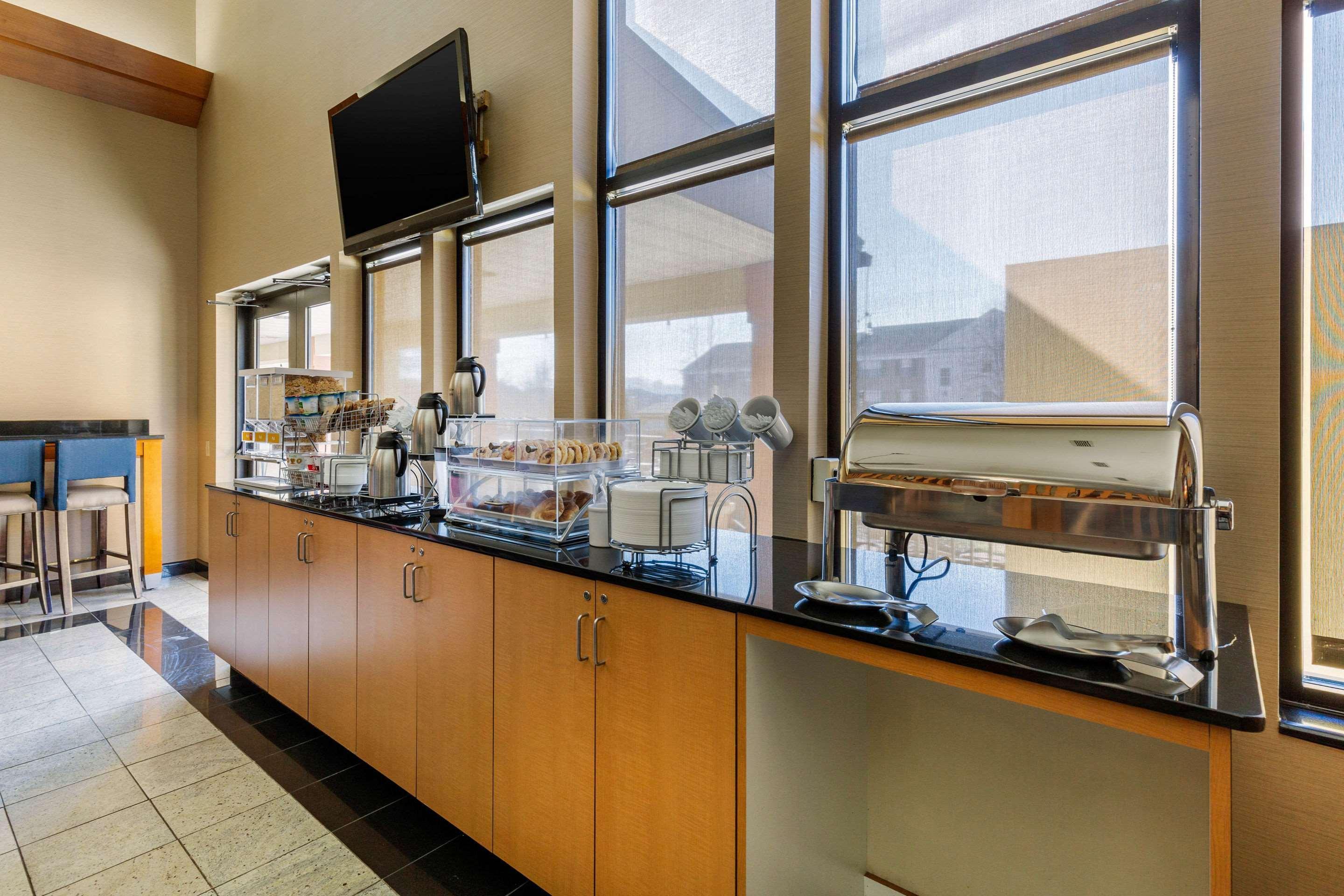 Express & - Historic District By Ihg Hotel Leesburg