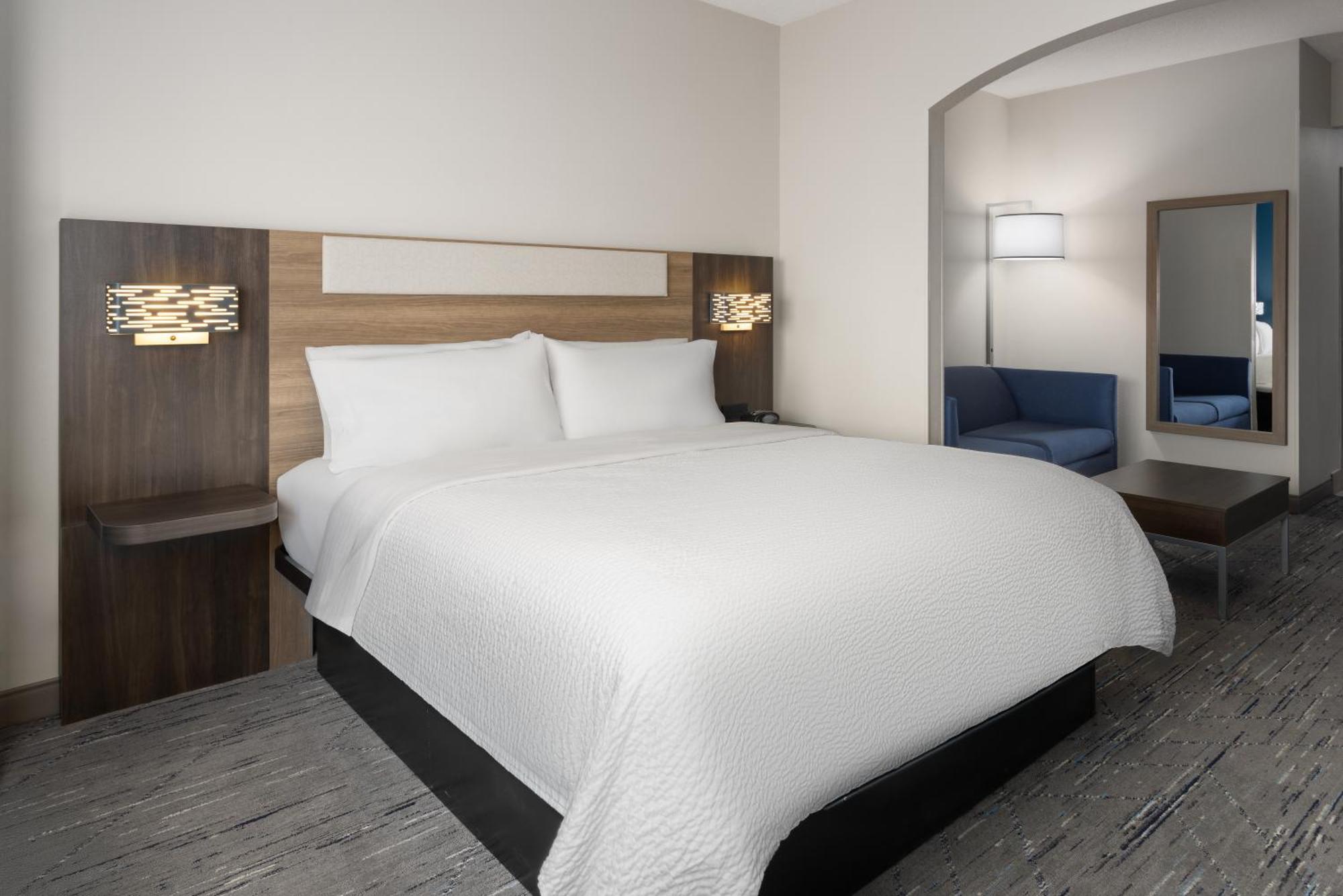 Express & - Historic District By Ihg Hotel 3*