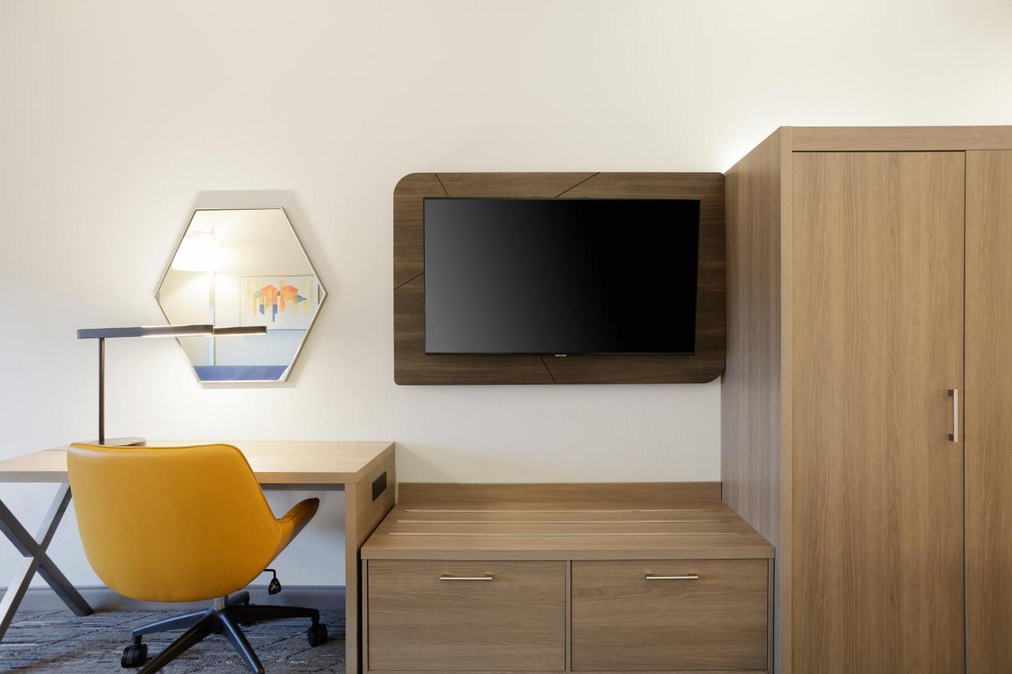 Express & - Historic District By Ihg Leesburg