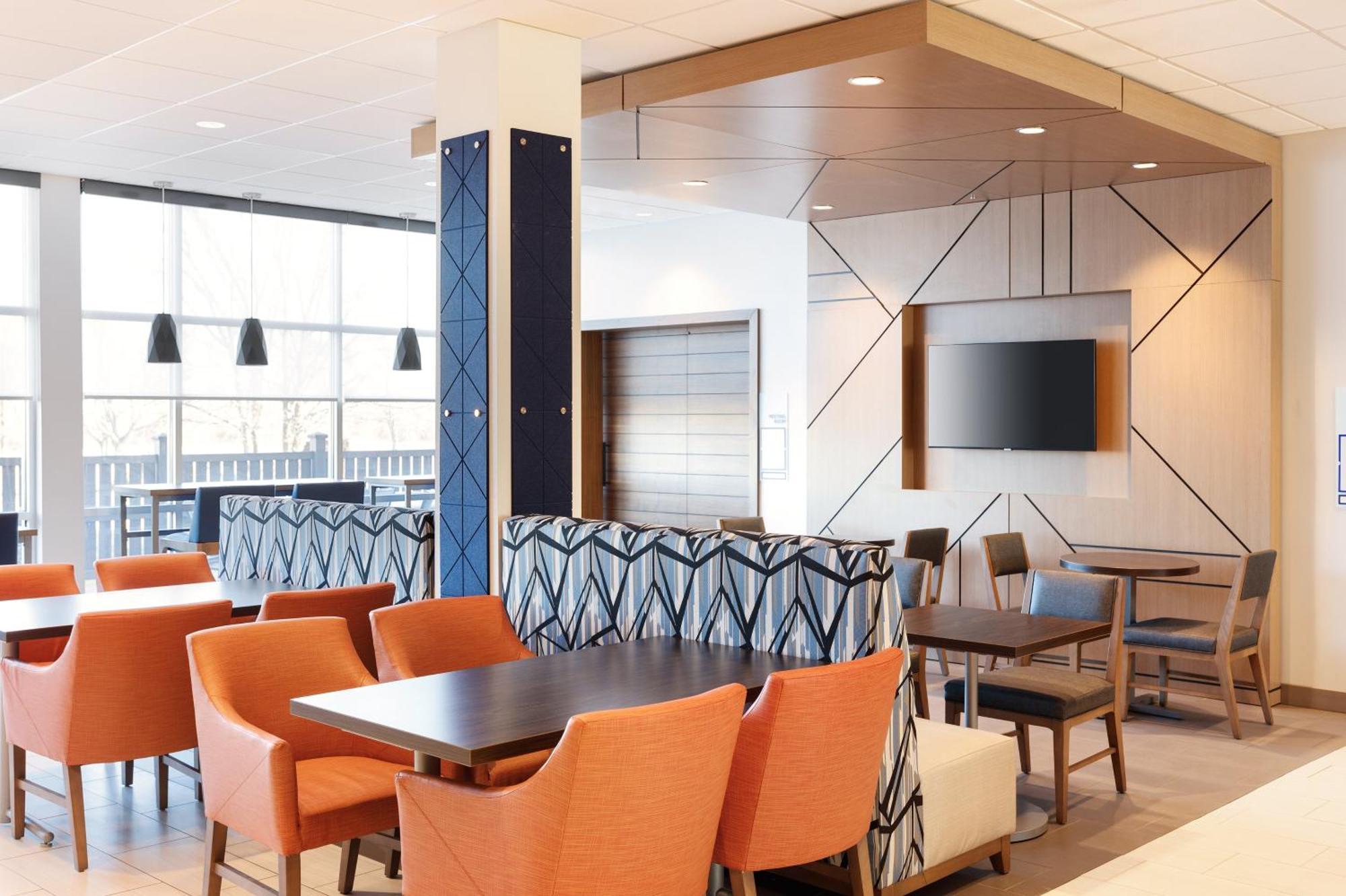 Express & - Historic District By Ihg Hotel