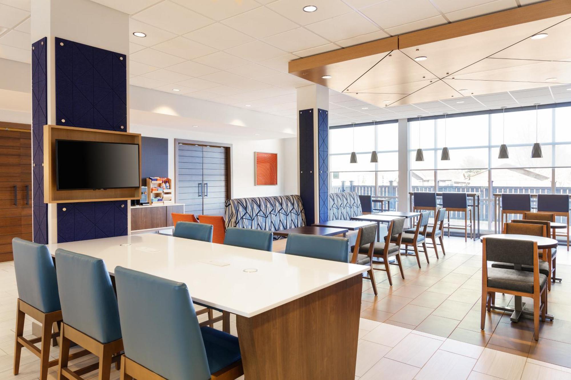 Express & - Historic District By Ihg Hotel Leesburg
