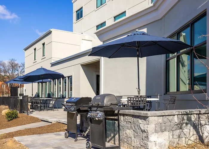 Holiday Inn Express & Suites Leesburg - Historic District By Ihg